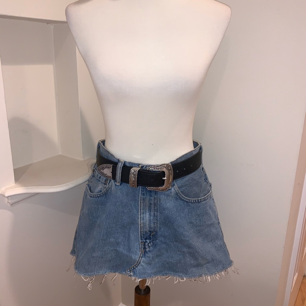 LEVI’s urban outfitter’s relaxed fit jean skirt
